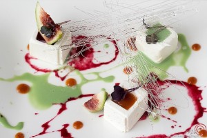 Cheesecake albicocche, lamponi e menta