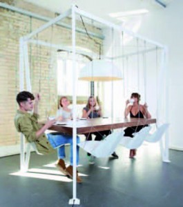 FUNNY SWING TABLE 2