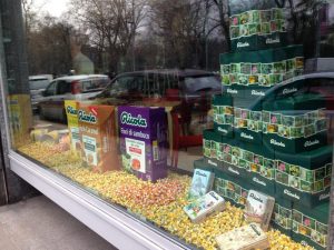 vetrina-ricola-swiss-corner-2-ld