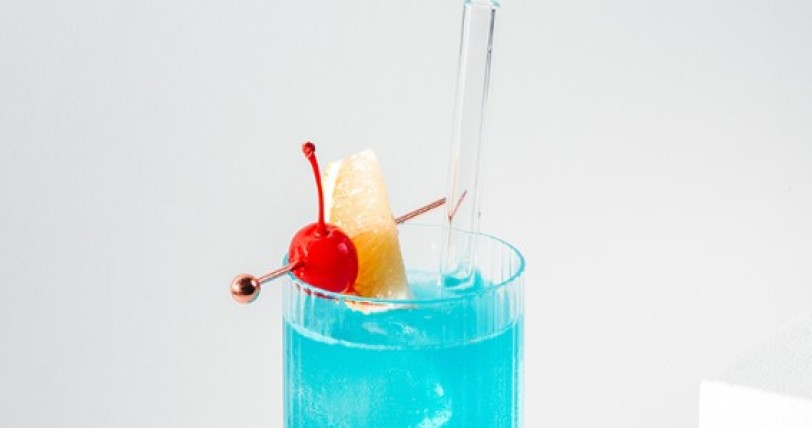 Drink Week, twist on… Blue Long Island Iced Tea di VinePair
