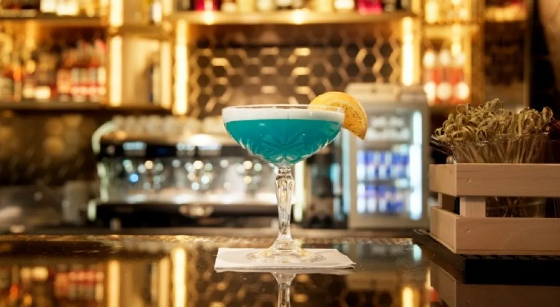 Hard Rock Café Milano serve i cocktail in calici e bicchieri Arcoroc