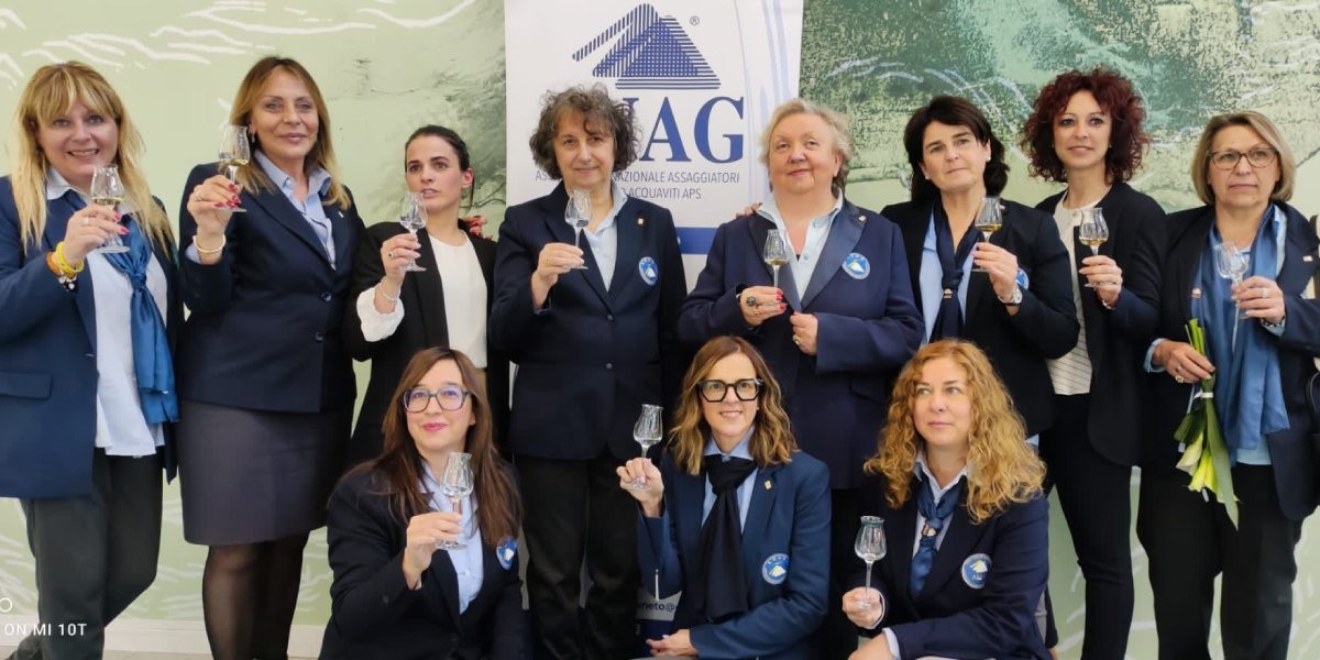 Alkemica – Lo spirito delle donne: a Firenze una giornata dedicata all’universo femminile nei distillati