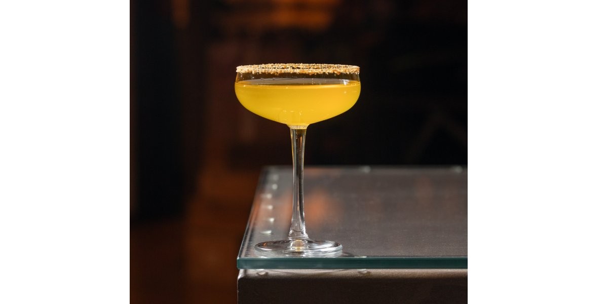 Quando la nocciola si fa cocktail, il nuovo drink di Barbara Galliano (Retr&ograve; Not a Traditional Bar)