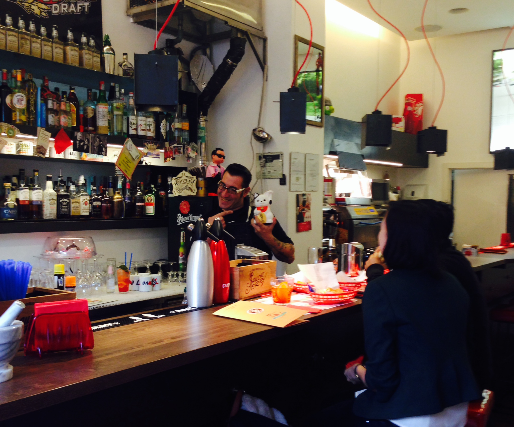 Il barman rockabilly con la passione dell'America anni '50