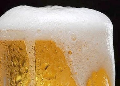 Birra: chi la conosce bene ne apprezza anche la schiuma