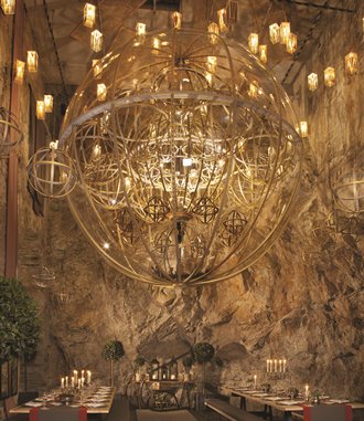 Birra Forst, record per la palla di Natale più grande al mondo