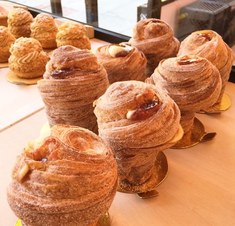 Cruffin, un mix tra croissant e muffin rivoluziona la prima colazione