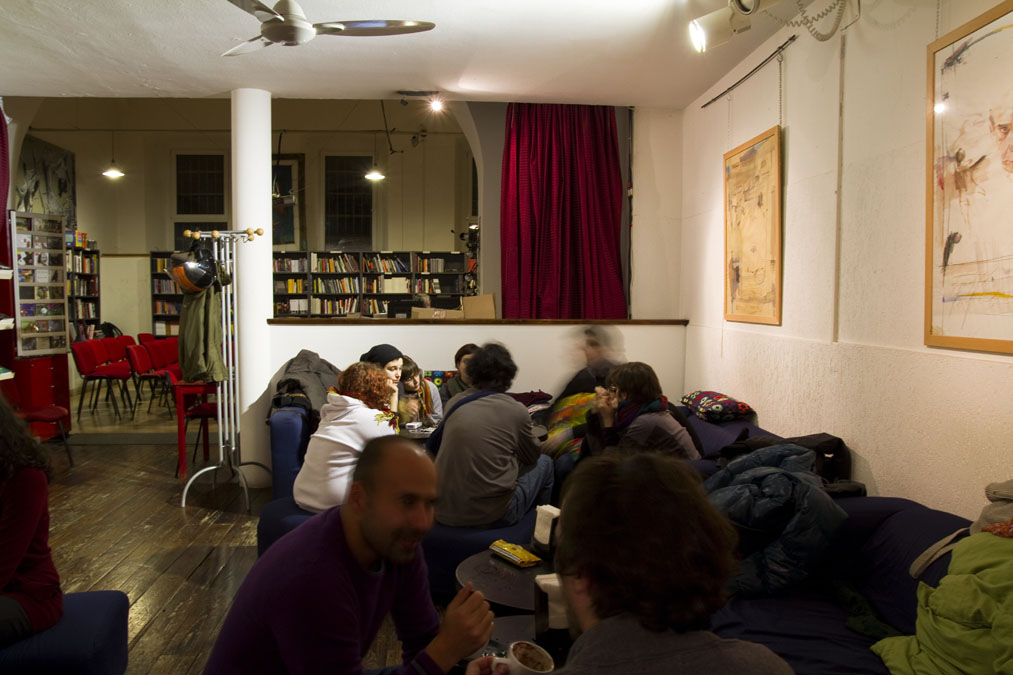 Pane e cultura. Bar, libreria, Internet: con Knulp Trieste si rinnova