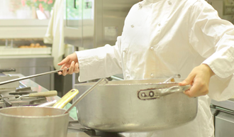 Chef, come proteggersi dai rischi in cucina