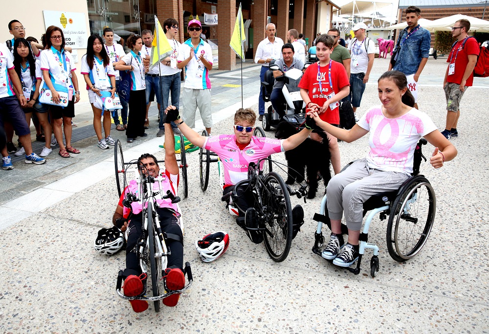 Samuel Marchese a Expo Milano 2015 in handbike