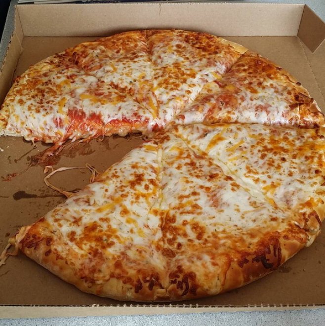 Su Instagram la Pizza batte l'hamburger dieci a uno