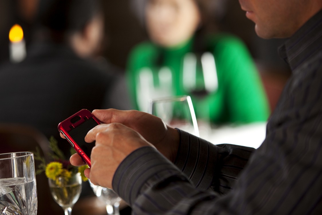 texting_dinner
