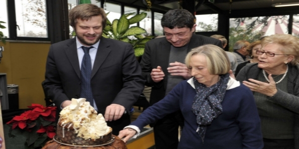 I panettoni Fiasconaro per gli anziani di Milano