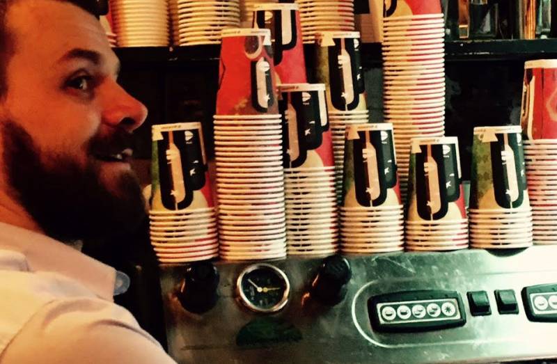 Le coffee cup disegnate da Luca Carboni conquistano New York