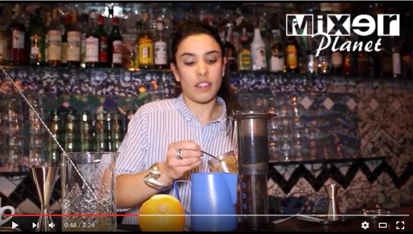 VIDEOTUTORIAL: Virginia Ducceschi cocktail con mezcal e caffè etiope