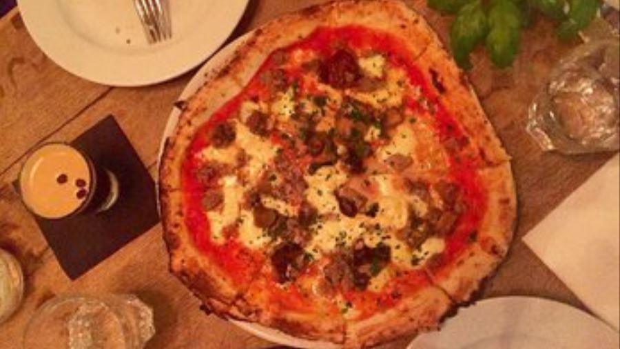 Pizza e caffè (senza abusi) fra gli ingredienti della dieta equilibrata