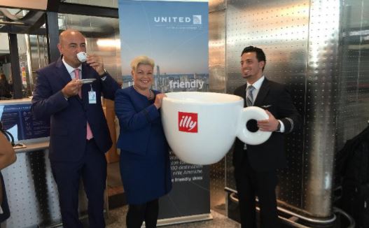 United Airlines sceglie Illy come partner globale per il caffè
