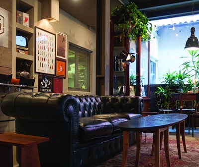 Deus Café, cucina internazionale notturna