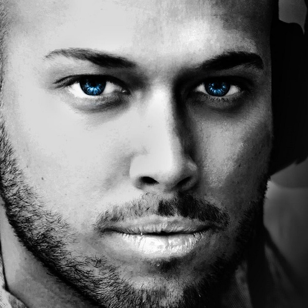 DJ Giovi parla di EDM, future house e... collanine