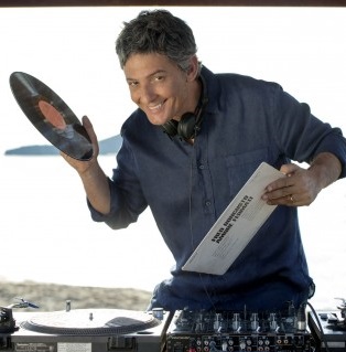 Fiorello fa il dj per lo spot tivù di Wind