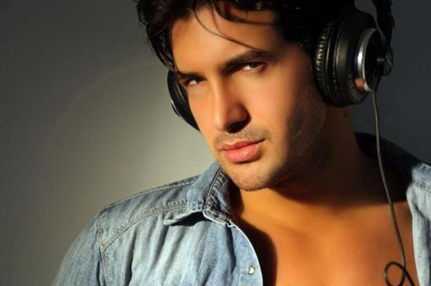 Tutti in consolle. Da porno attore a dj