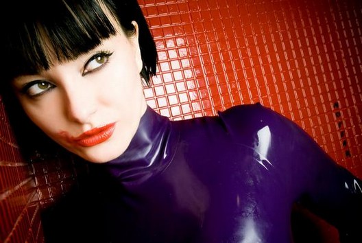 Tying Tiffany, il drop e il rock che incontra l'electro