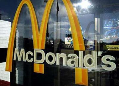 Da Firenze a Roma, le battaglie di McDonalds per aprire locali nei centri storici