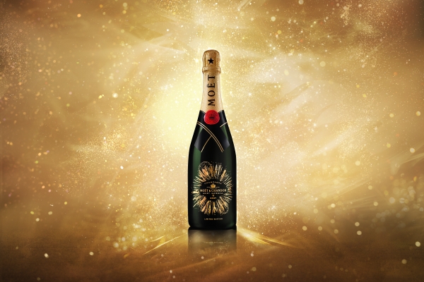 Moët & Chandon celebra il Natale con Bursting Bubbles