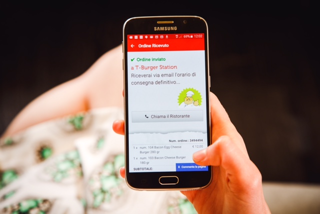 Just Eat, la cena arriva con un sms