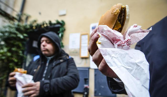 McDonald’s, a Borgo Pio pasti gratis per i clochard