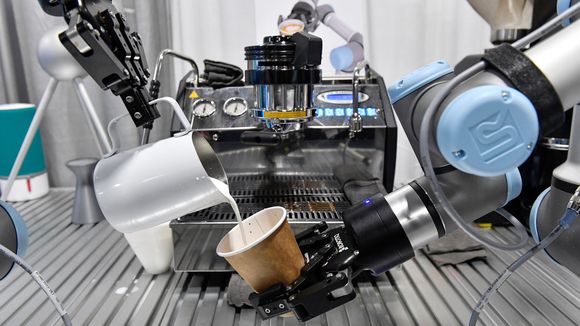 Dalla Cina il robot che prepara un cappuccino perfetto in 3 minuti