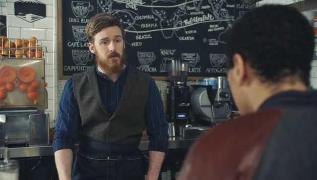 In Uk uno spot di McDonald's prende in giro i bar “fighetti”, ma costosi