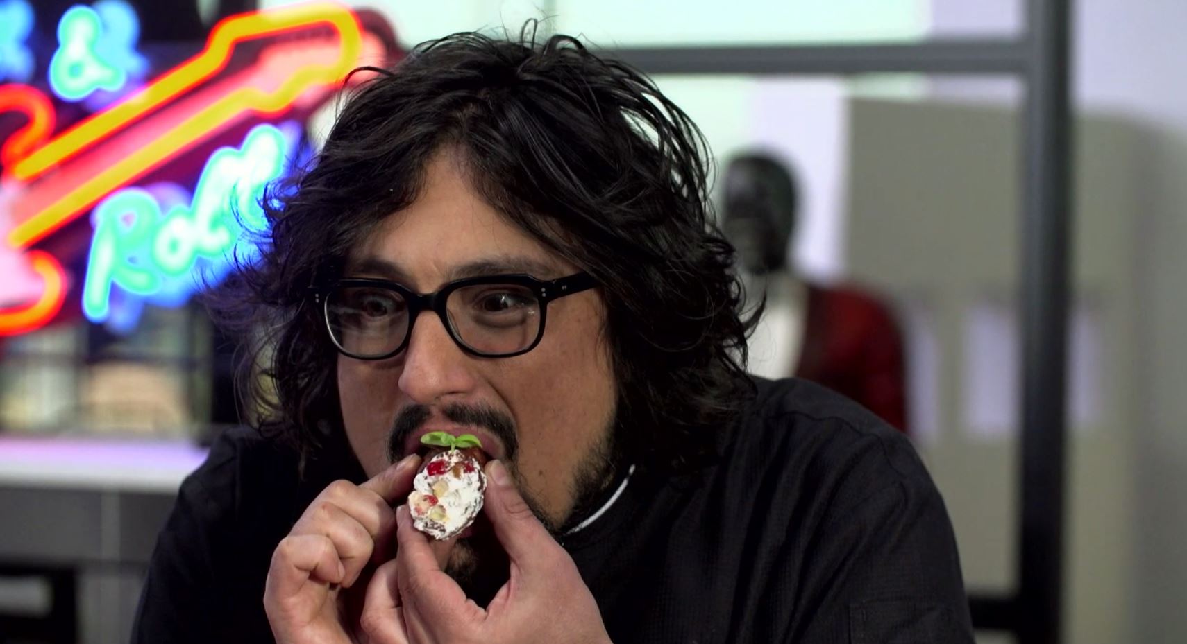 Alessandro Borghese Kitchen Sound, i cannoli siciliani del Padrino