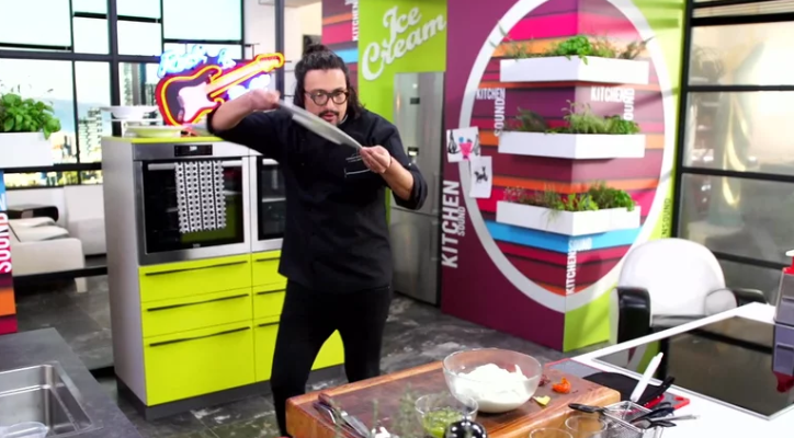 Alessandro Borghese Kitchen Sound, gelato al sedano con speck. VIDEO