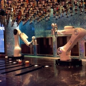 Quando i bartender sono robot: accade al Tipsy Bar di Las Vegas