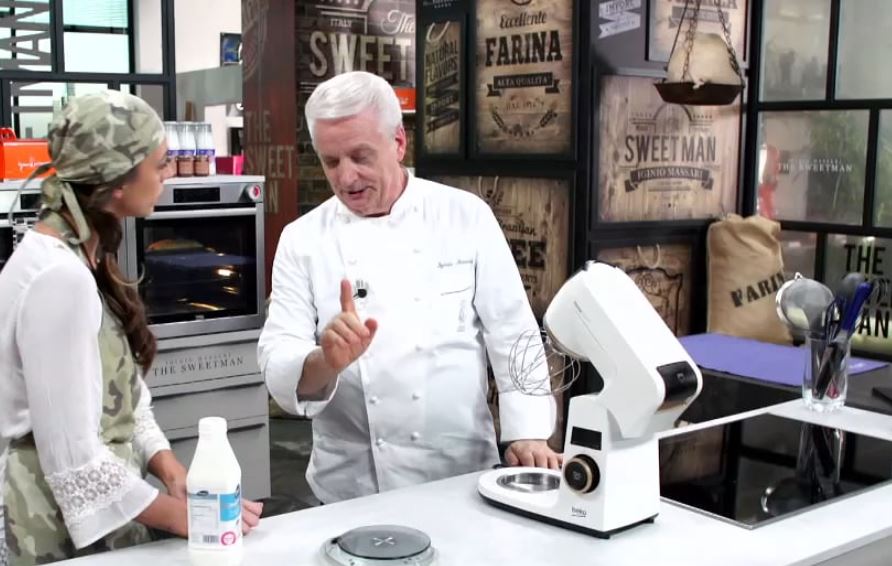 Iginio Massari The Sweetman, una bensone alle amarene per il Maestro