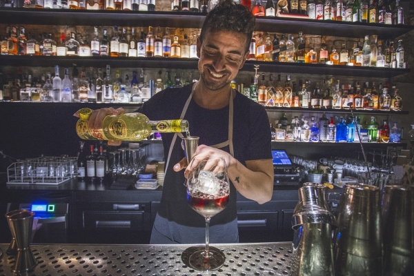 Ettore Barbato presenta Pontel, il suo cocktail inedito