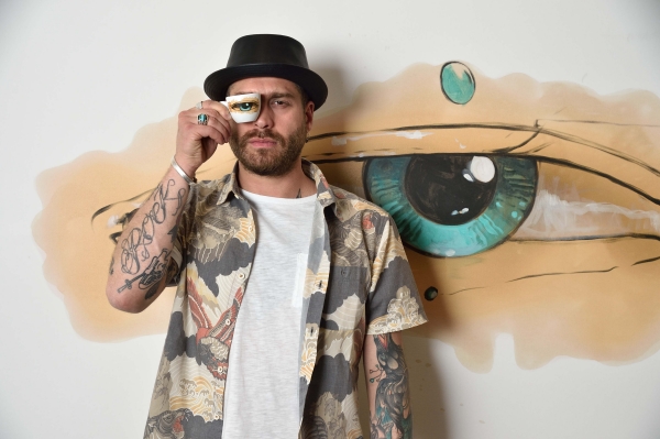 Max Petrone firma la nuova illy Art Collection