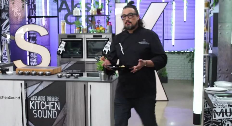 Alessandro Borghese Kitchen Sound, fritto di calamaretti e zucchine