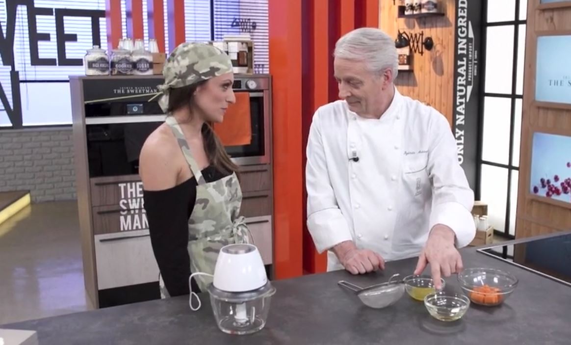 Iginio Massari The Sweetman, una torta alle carote per il Maestro VIDEO