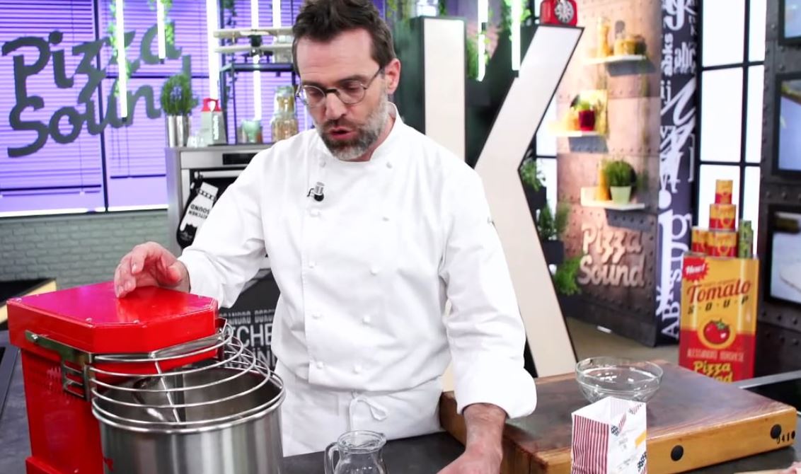 Alessandro Borghese Kitchen Sound Pizza: la Pizza Doppio Crunch. VIDEO