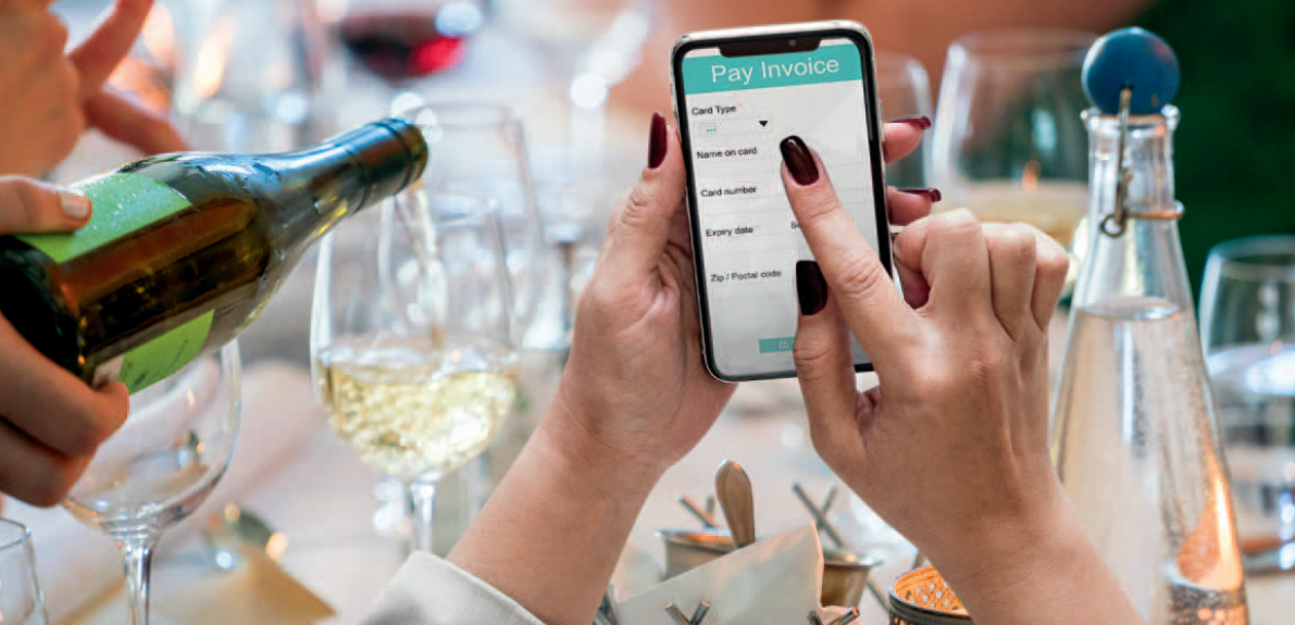 Locali fuoricasa, è partita la corsa delle app