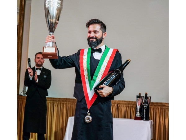 Simone Loguercio vince il concorso Miglior Sommelier d'Italia Trento Doc