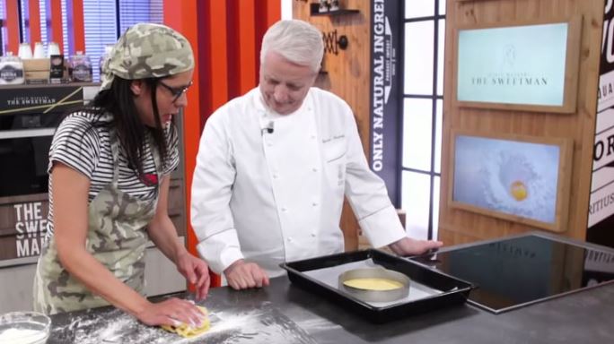 Iginio Massari The Sweetman, pasta sablé con crema al cioccolato. VIDEO