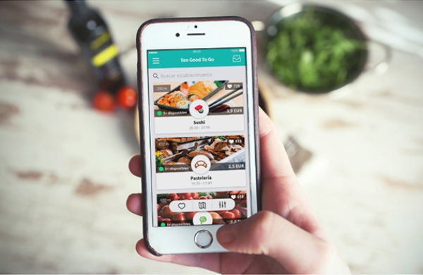 Combattere lo spreco alimentare: in Italia arriva l'app Too Good To Go