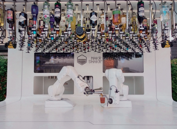 Con SICK e Makr Shakr anche il cocktail diventa 4.0