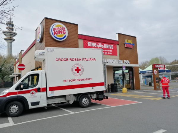 Coronavirus: Burger King dona 8 tonnellate di cibo ad associazioni di volontariato