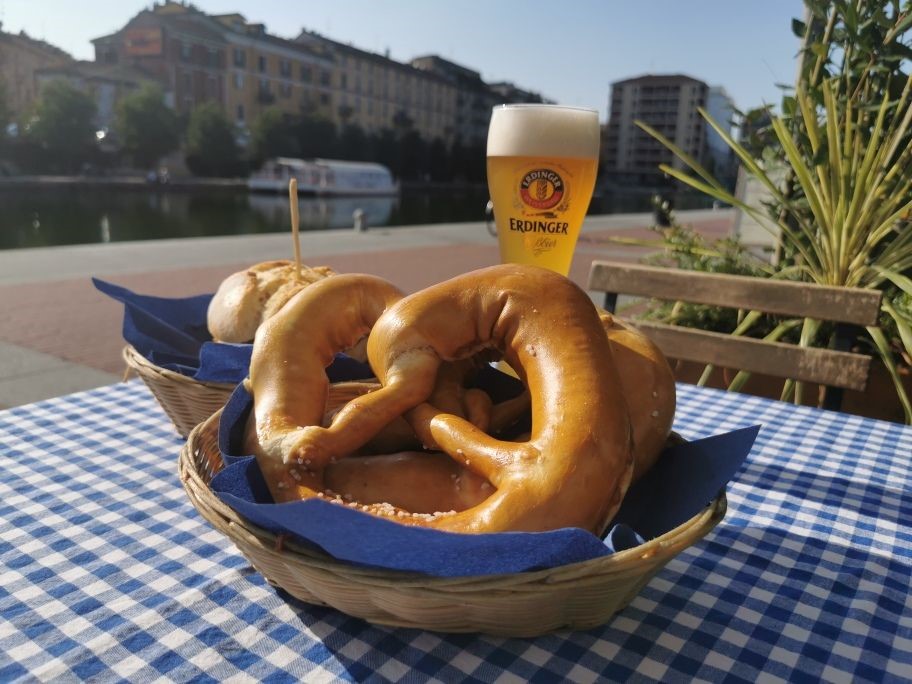 Milano, torna l'Oktoberfest in Darsena (a prova di Covid)